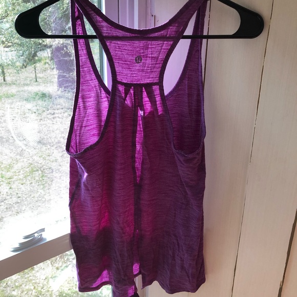 Lulu work out top - Picture 2 of 2